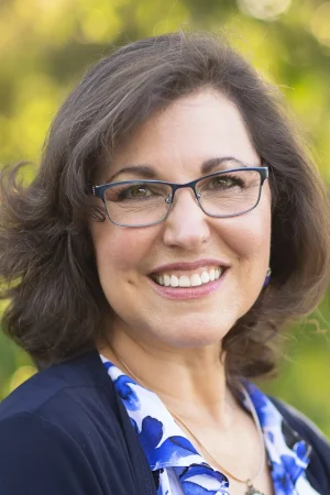 Beth Leonard